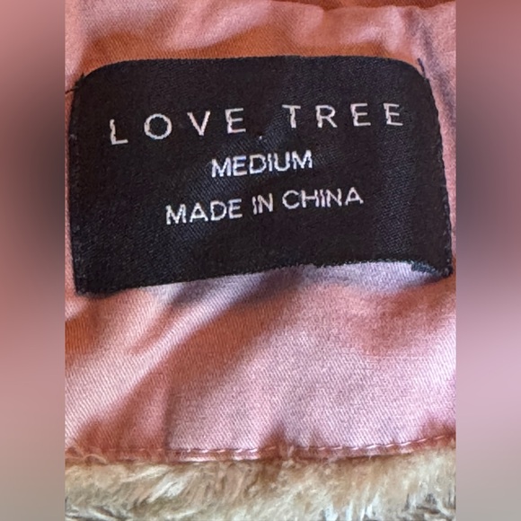 Love Tree Women's Light Coral Sherpa lined zip up Vest - Picture 5 of 7